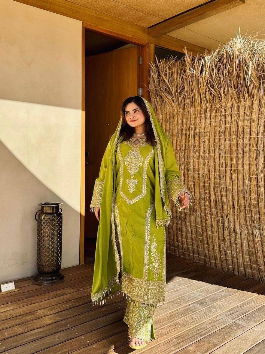 Launching New Đěsigner Party Wear Look Pur Chinon Silk Top Plazzo & Dupatta Set.