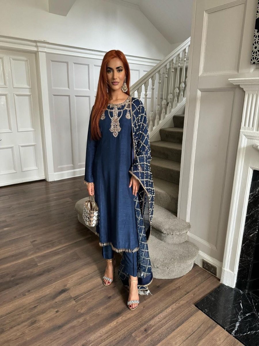 Launching New Đěsigner Party Wear Look Heavy Pur Slub Silk Top Bottom & Dupatta Set.