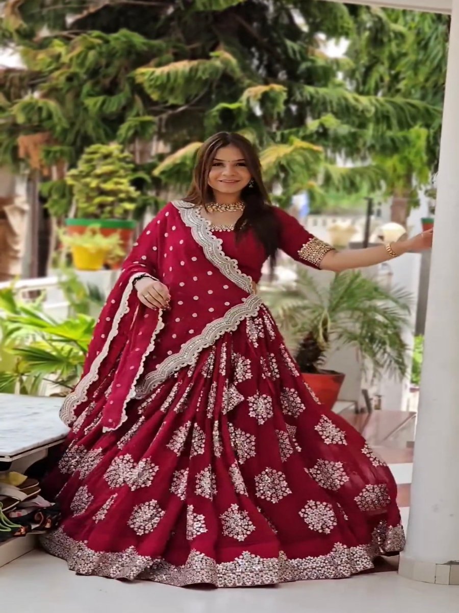 Presenting New Đěsigner Lehenga-Choli Collaction.