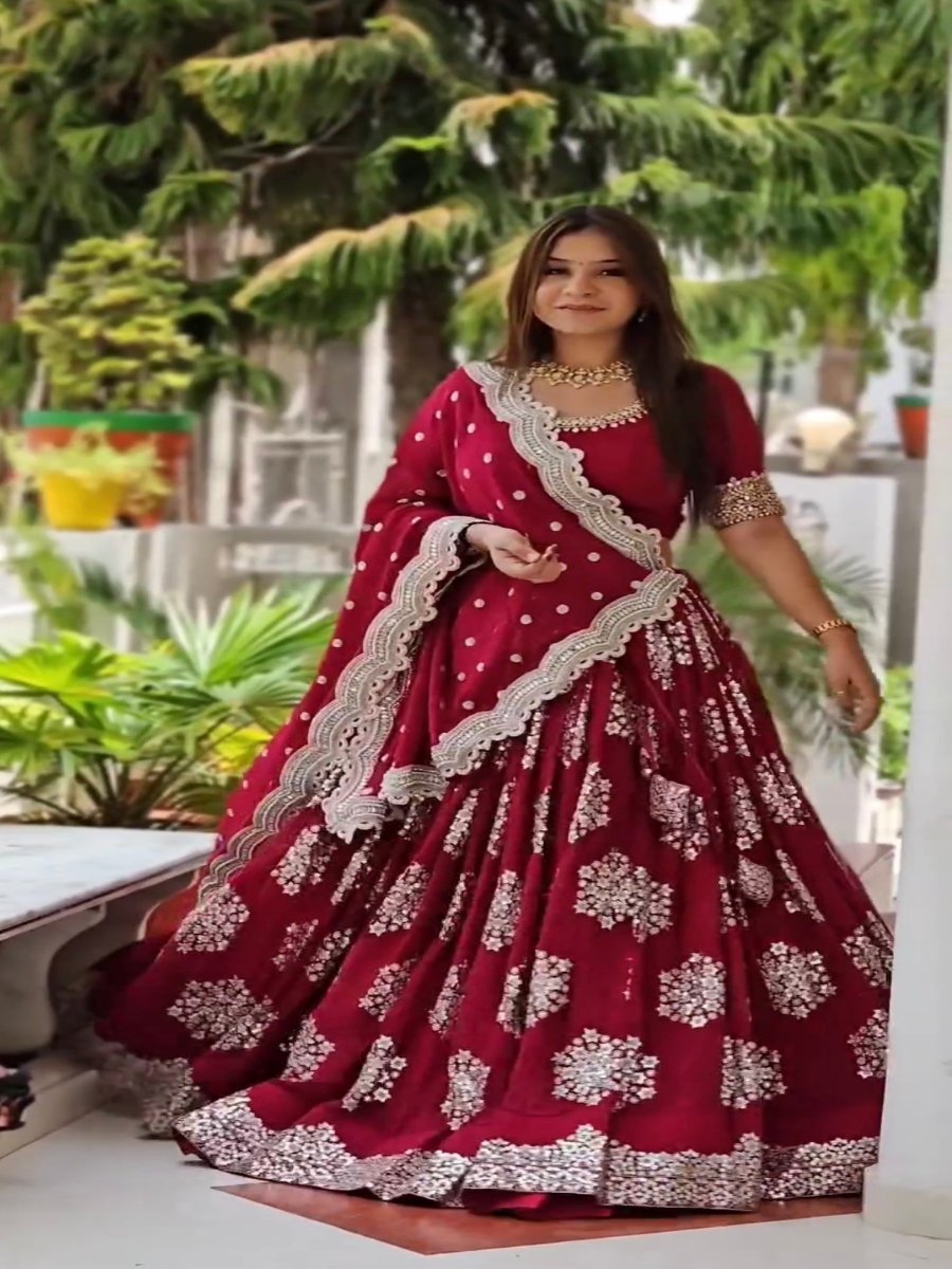 Presenting New Đěsigner Lehenga-Choli Collaction.