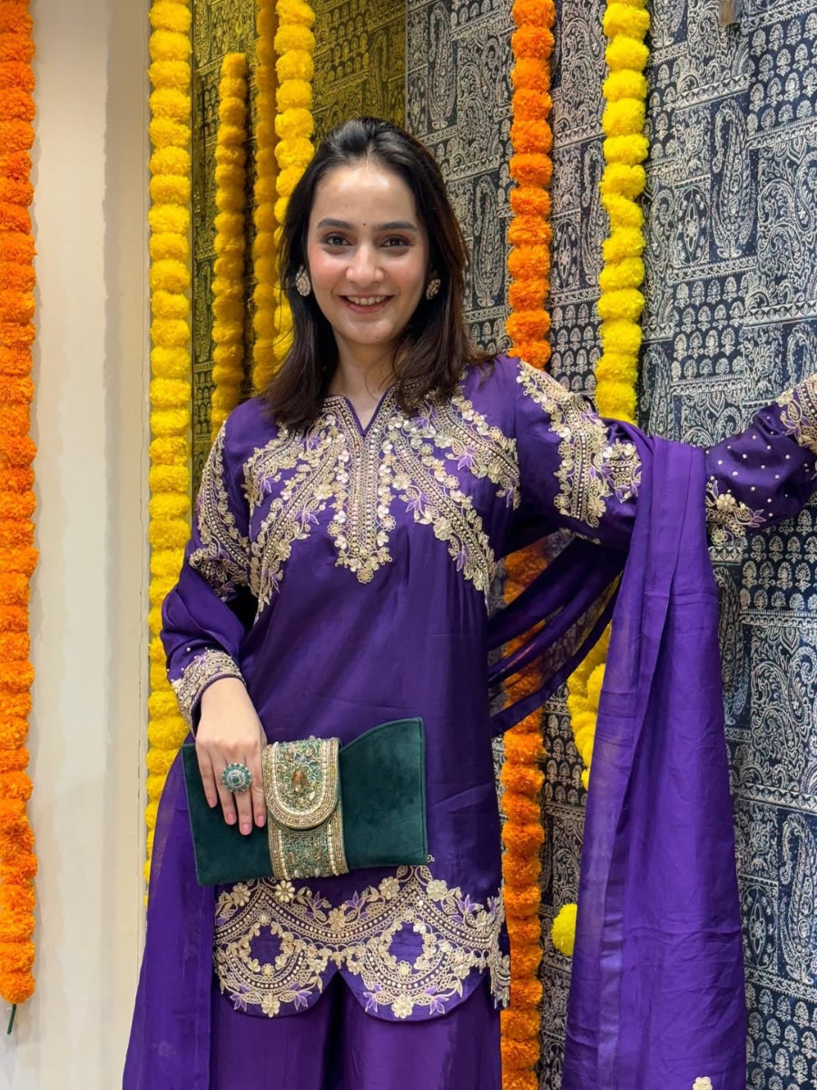 Launching New Đěsigner Party Wear Look Pur Chinon Silk Top Plazzo & Dupatta Set.