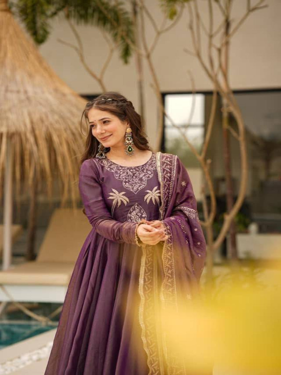 PRESENTING NEW STUNNING LOOK TOP PLAZZO & DUPATTA COLLATION.