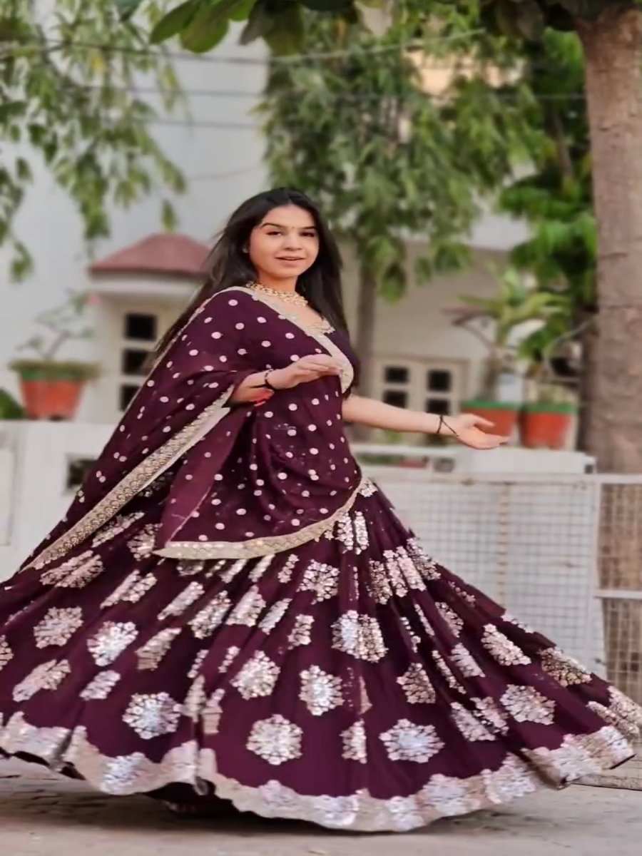 Presenting New Đěsigner Lehenga-Choli Collaction.