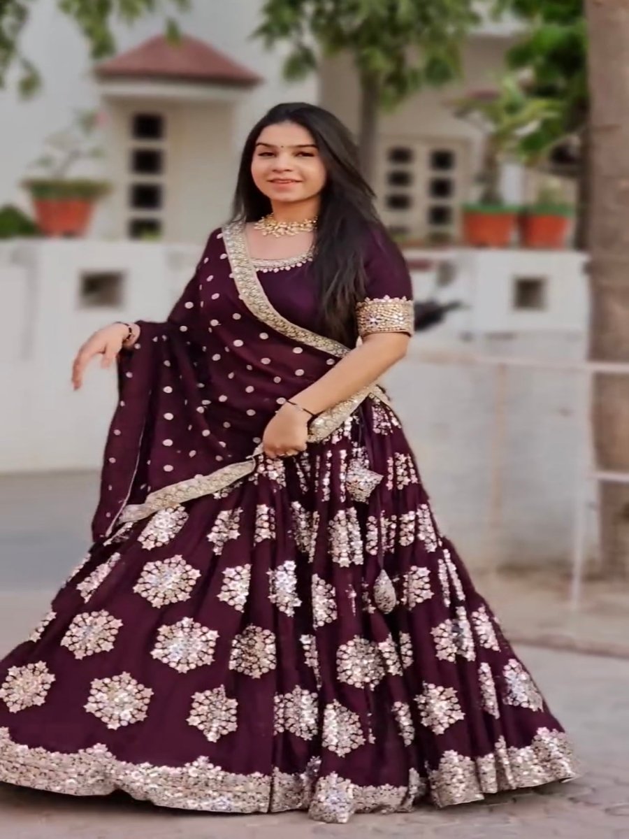 Presenting New Đěsigner Lehenga-Choli Collaction.