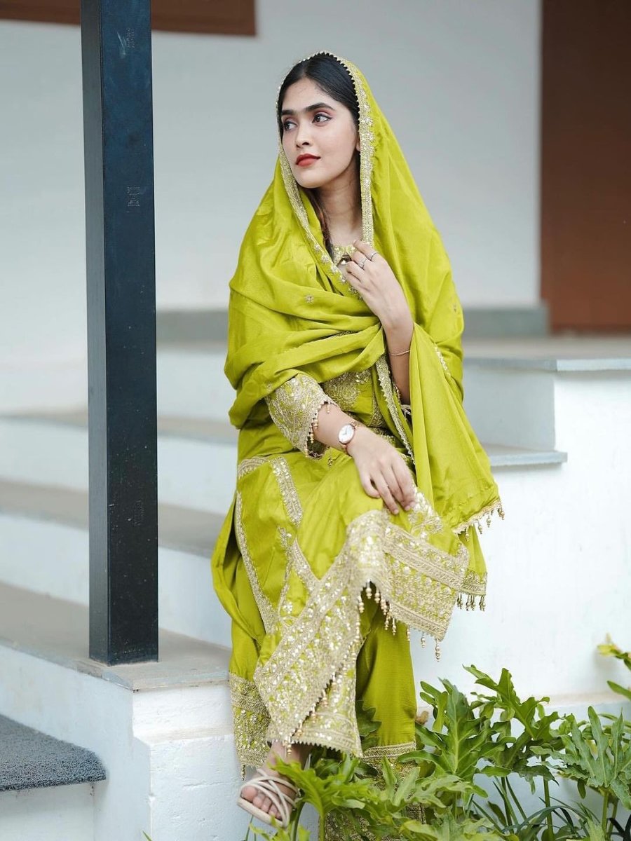 Launching New Đěsigner Party Wear Look Pur Chinon Silk Top Plazzo & Dupatta Set.