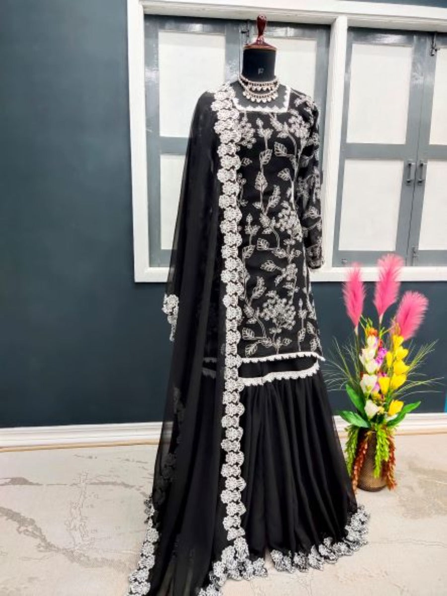 Launching New Đěsigner Party Wear Look Top Plazzo With Dupatta.