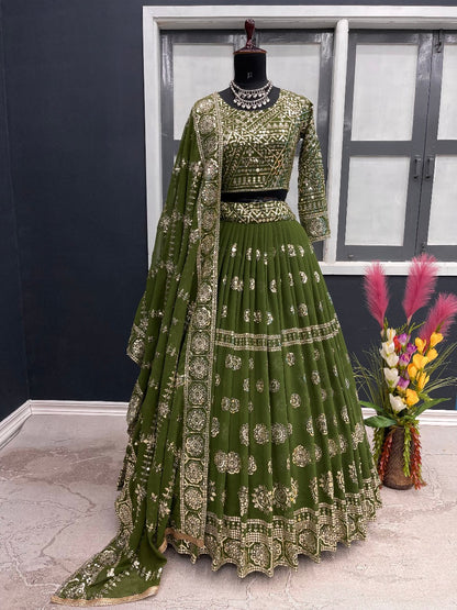 Presenting New  Đěsigner Lehenga - Choli Collaction.