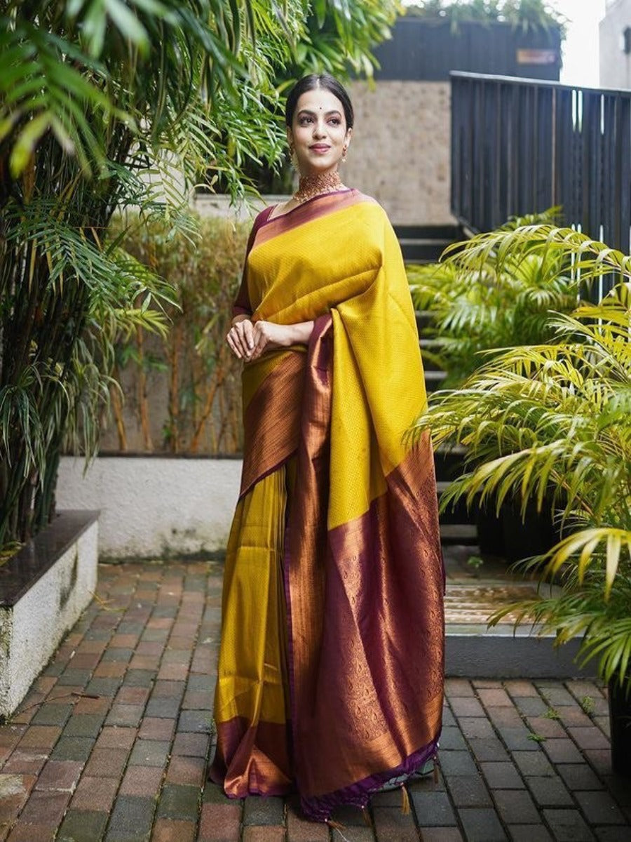 PRESERNTING LICHI SILK BANARASI SAREE IN GOLD WITH WINE SUPER RICH BELT WEAVING.