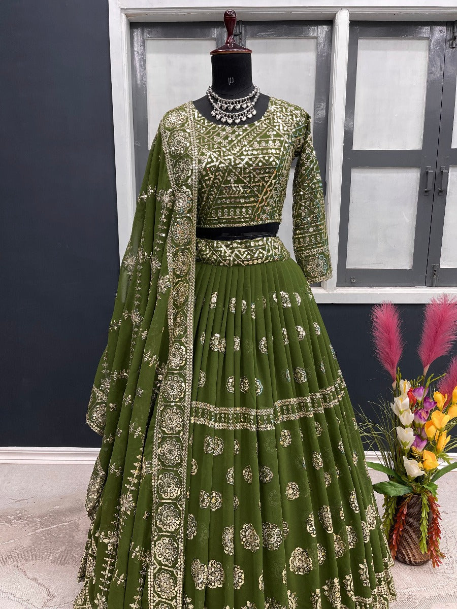 Presenting New  Đěsigner Lehenga - Choli Collaction.