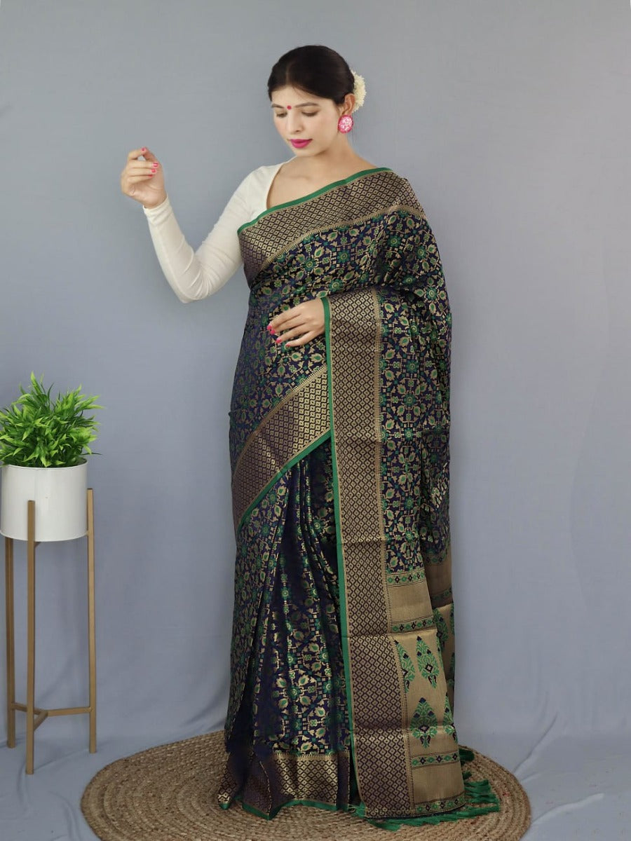 PURE PATOLA SILK SAREE WITH ALL OVER CONTRAST PATOLA WEAVED.