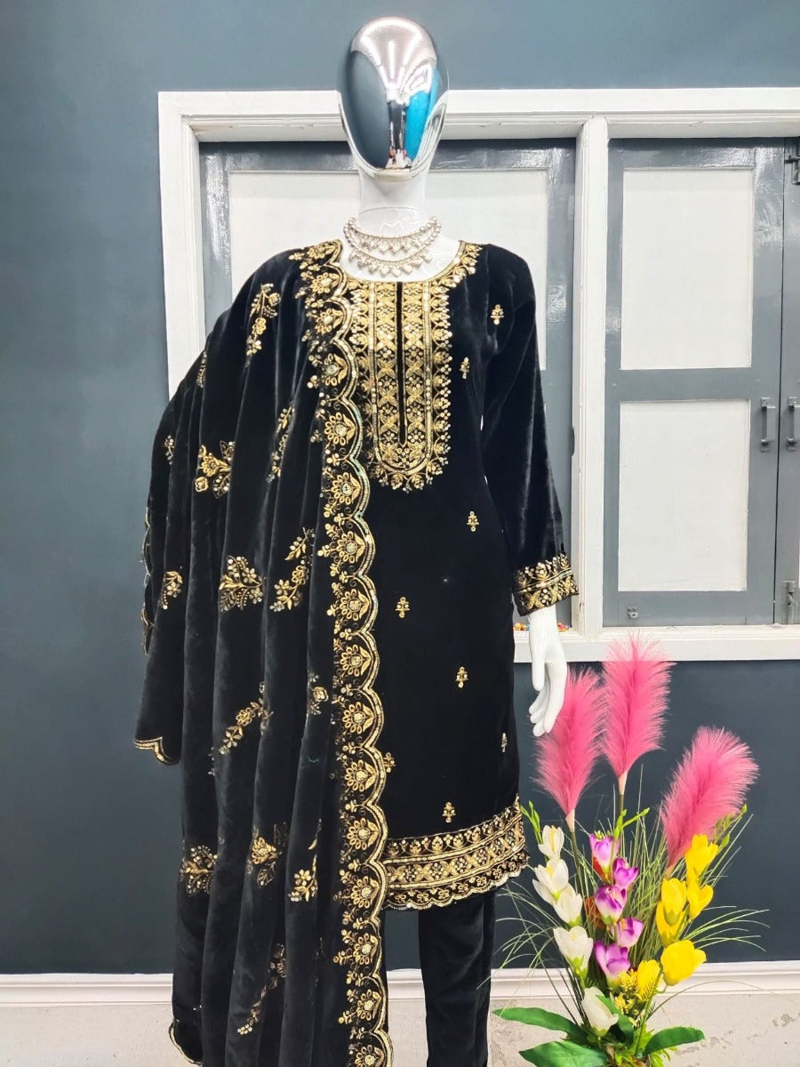 PRESENTING NEW STUNNING LOOK SUIT - BOTTOM WITH DUPATTA COLLATION.