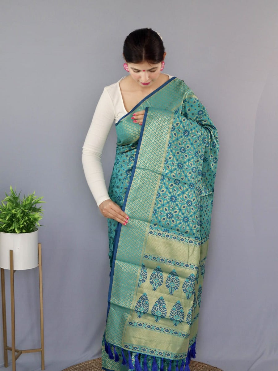 PURE PATOLA SILK SAREE WITH ALL OVER CONTRAST PATOLA WEAVED.